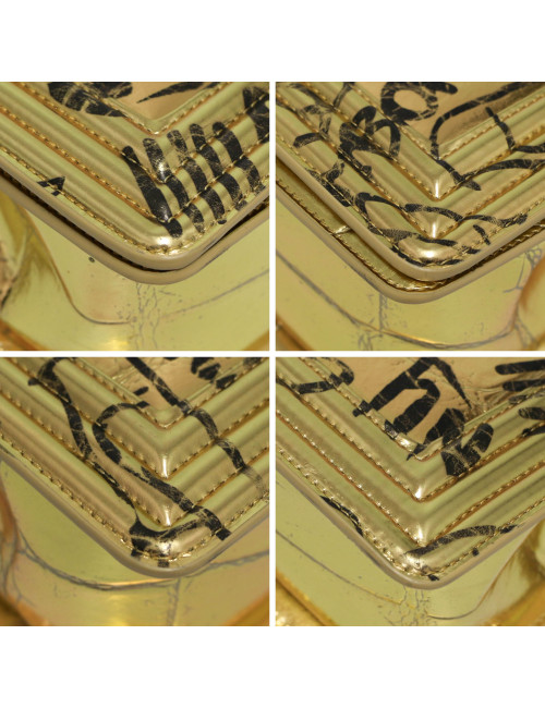 Sac Boy CHANEL doré Graffiti façon croco embossé