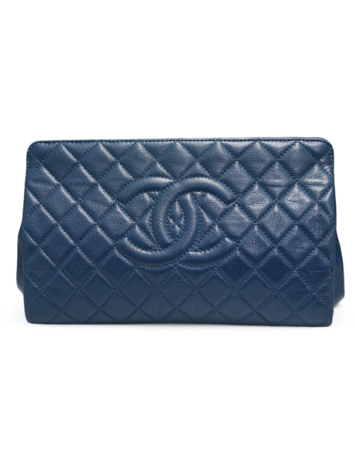 Pochette matelassée Chanel en cuir caviar : livraison express monde