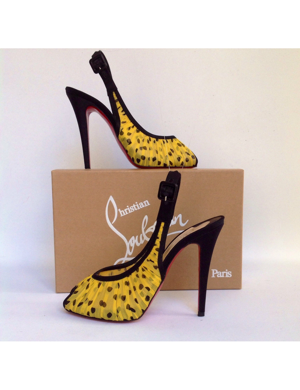 Escarpins LOUBOUTIN T 40 jaunes à pois