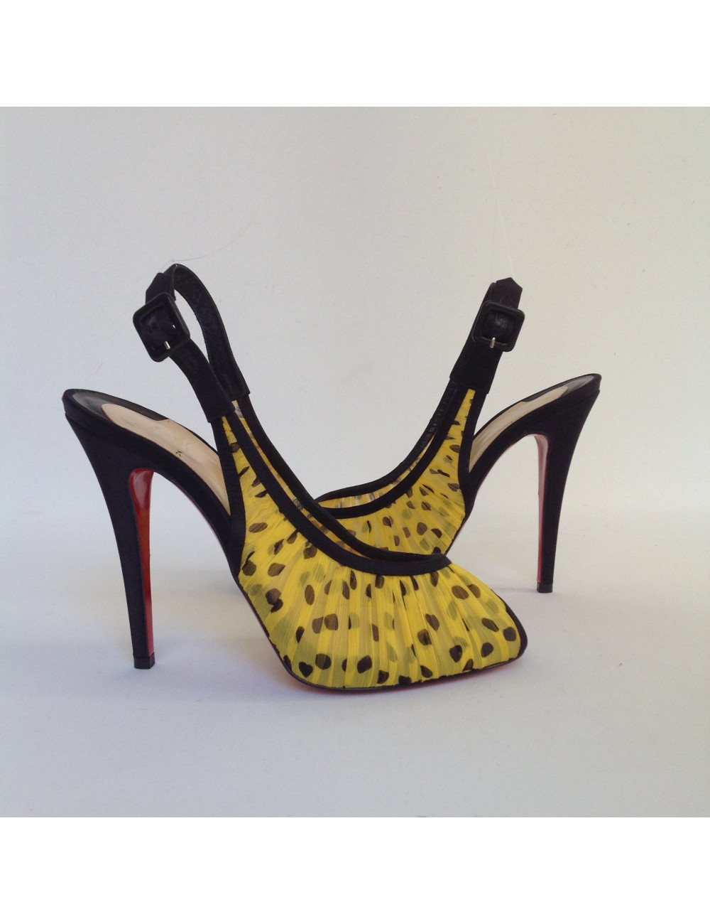 Escarpins LOUBOUTIN T 40 jaunes à pois