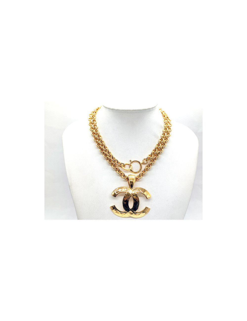 Colier pendentif CC CHANEL