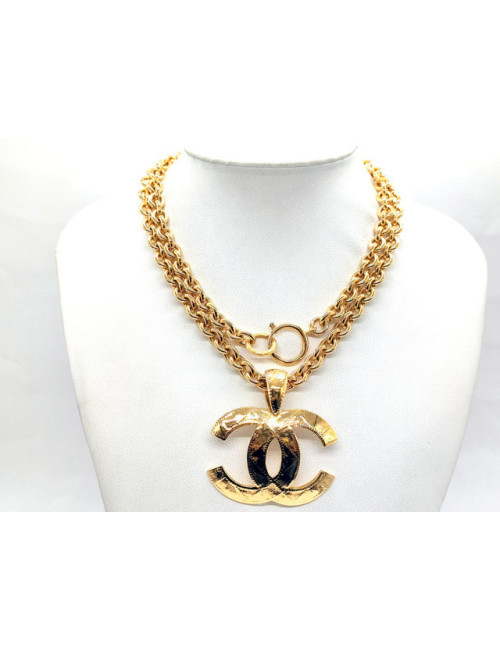 Colier pendentif CC CHANEL