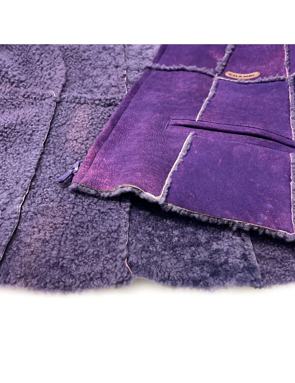 Veste CHANEL peau retournée violette T36
