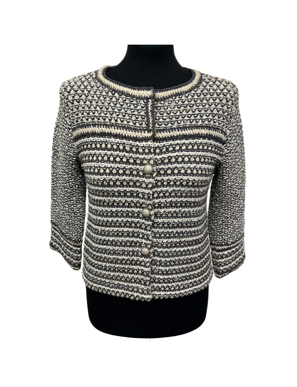 Cardigan Chanel T38 disponible en seconde main de luxe