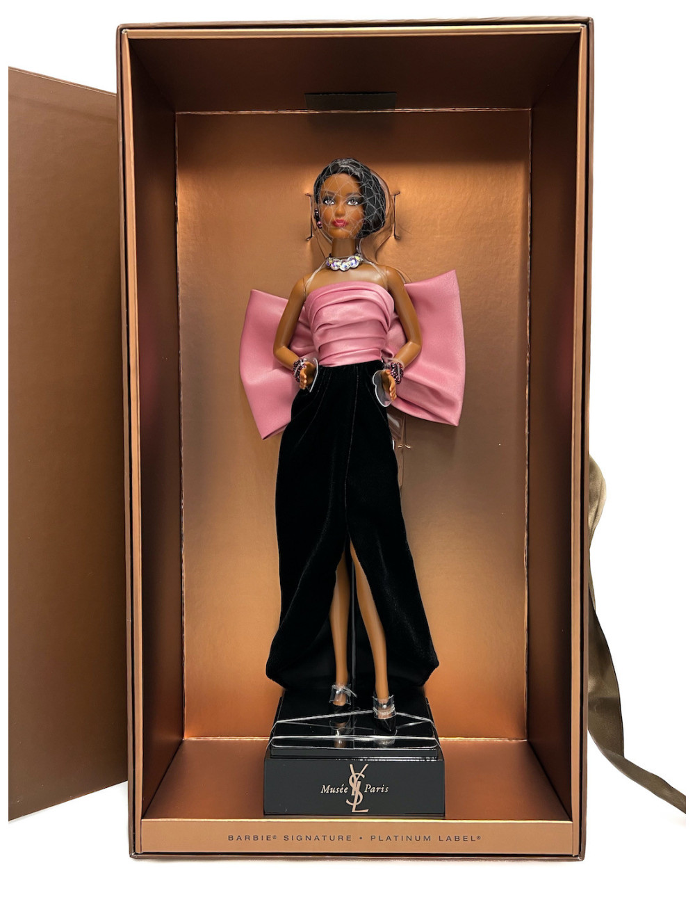 Rare édition limitée Barbie YSL Musée Yves Saint Laurent par Mattel