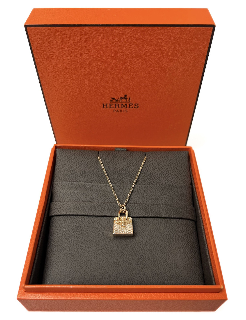 Pendentif Amulettes Birkin HERMES or rose et diamants