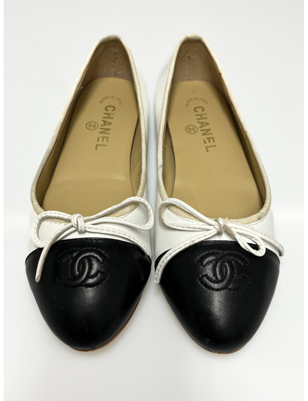 Ballerines Chanel bicolore noir et blanc T35 : livraison gratuite