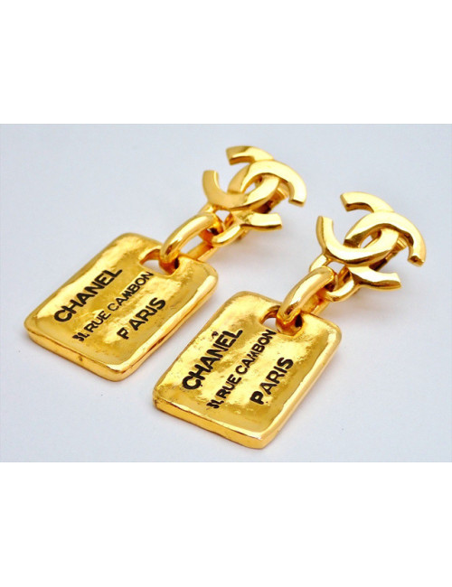 Boucles d'oreilles CHANEL dog tag