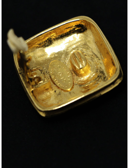 Boucles d'oreille clips Chanel matelassé : certifiées authentiques