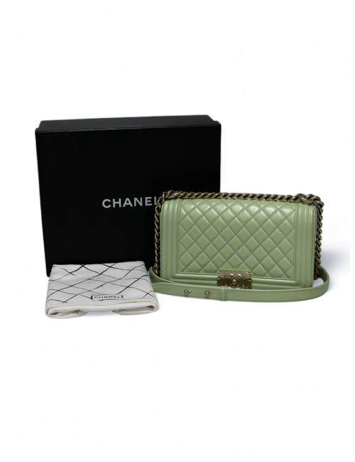 Sac CHANEL Boy vert d'eau verni