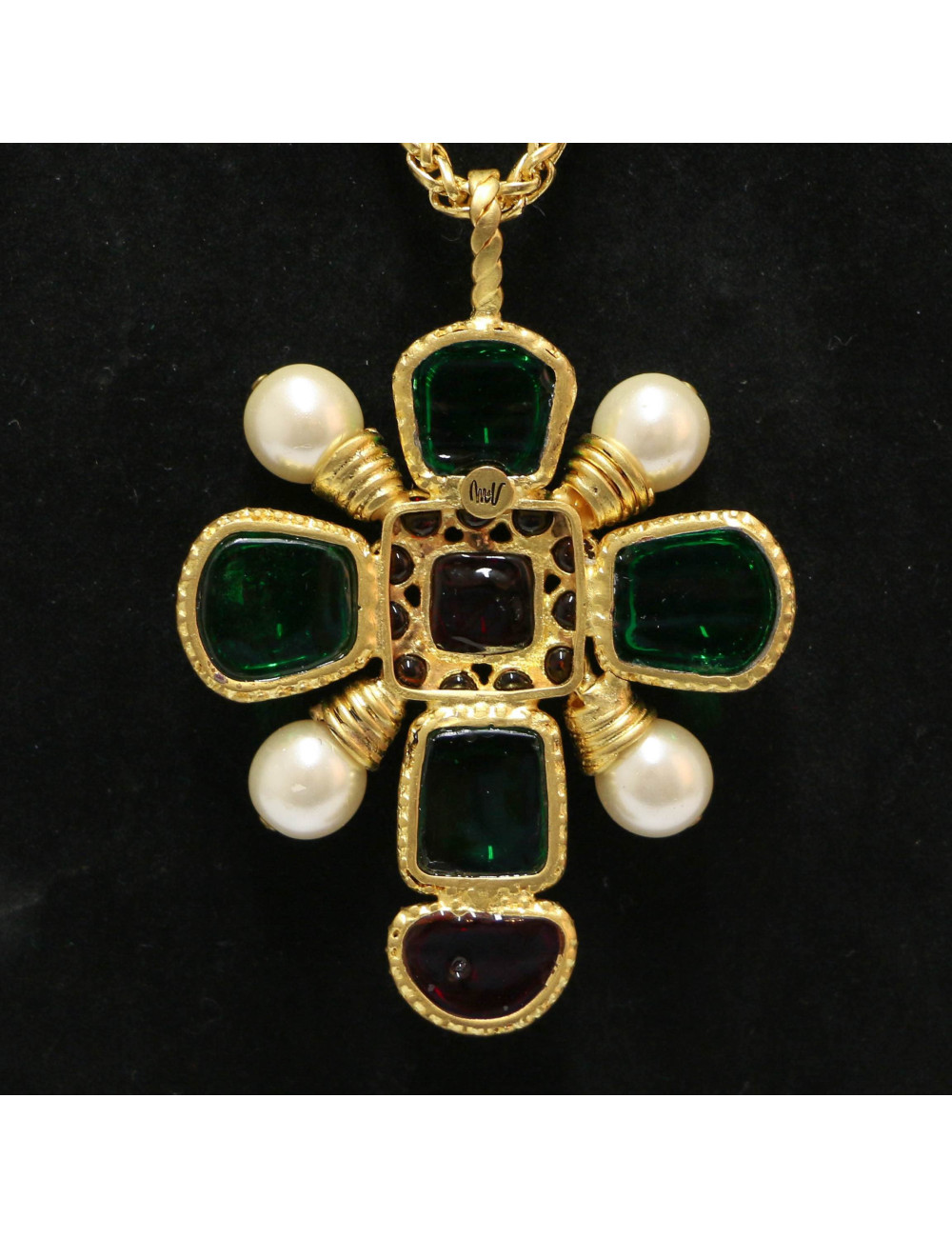 Pendentif MARGUERITE DE VALOIS croix