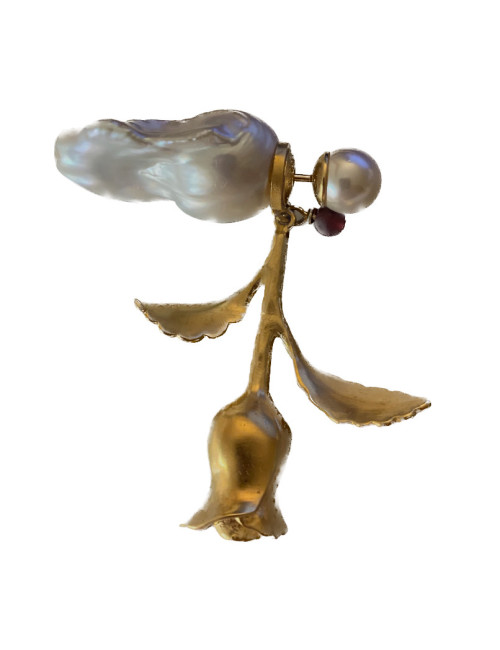 Clou pendant DIOR tige rose métal doré