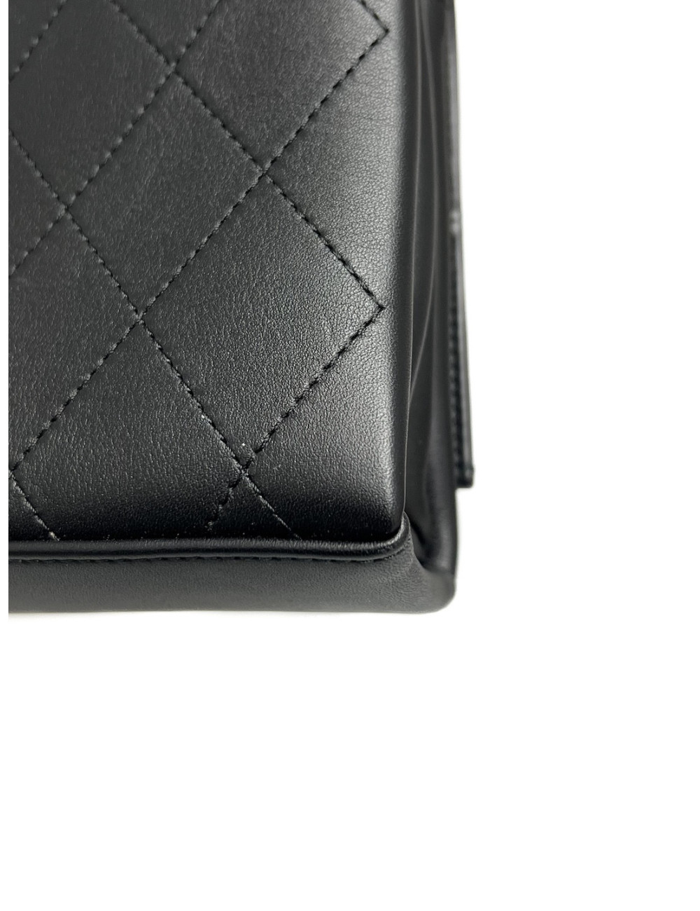 Sac CHANEL à rabat cuir noir