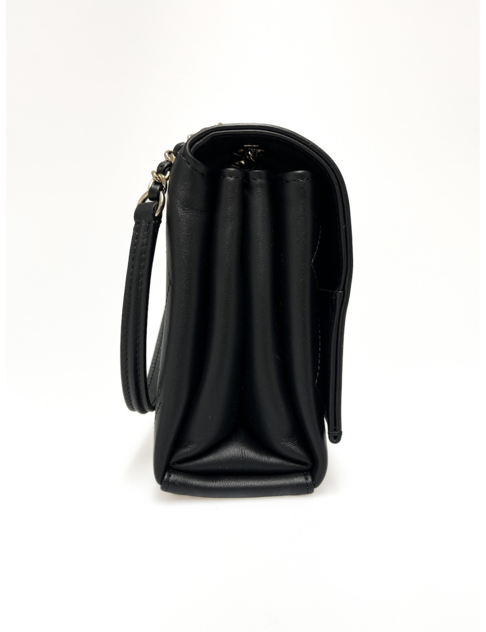 Sac CHANEL à rabat cuir noir