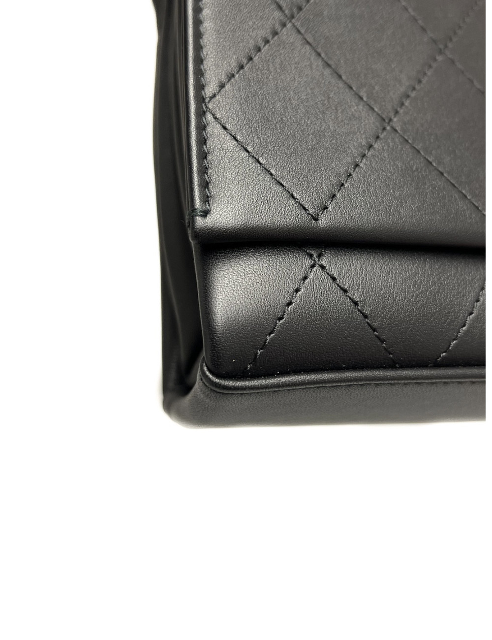 Sac CHANEL cuir à rabat noir