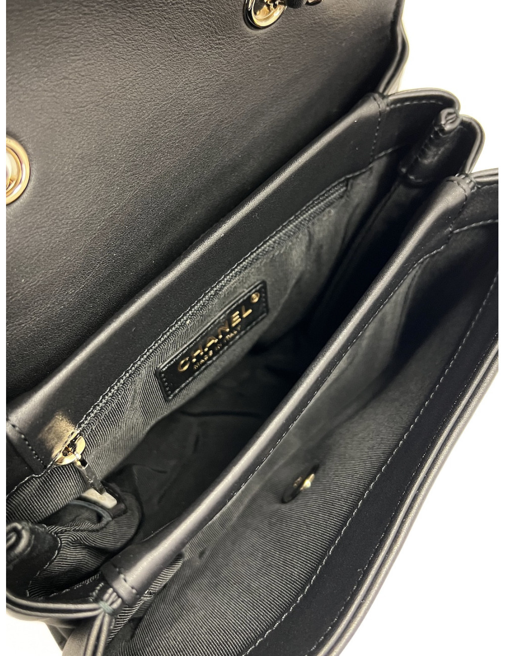 Sac CHANEL à rabat cuir noir