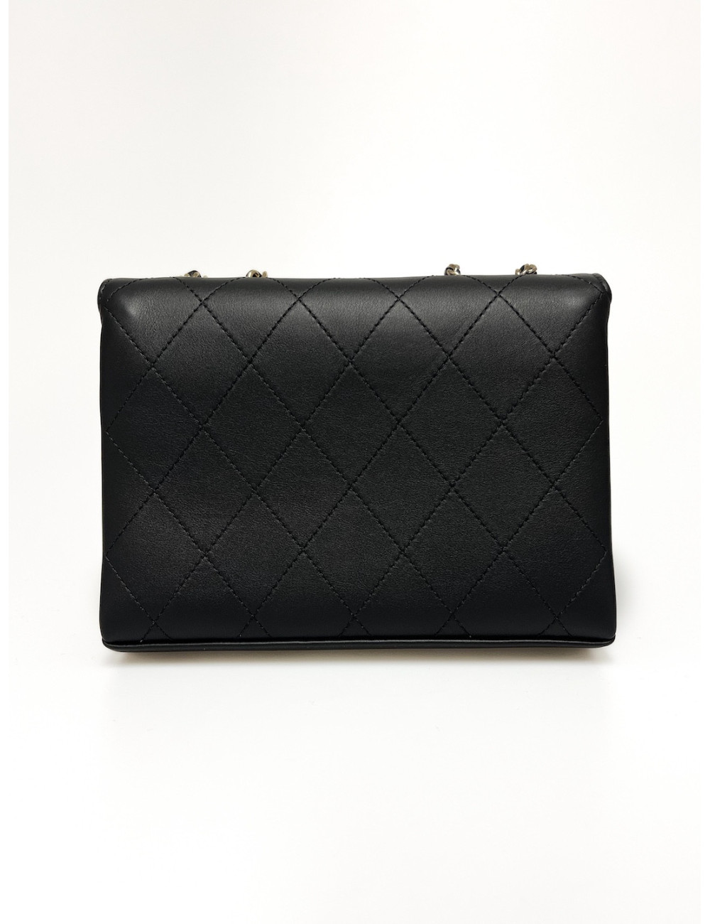 Sac CHANEL à rabat cuir noir
