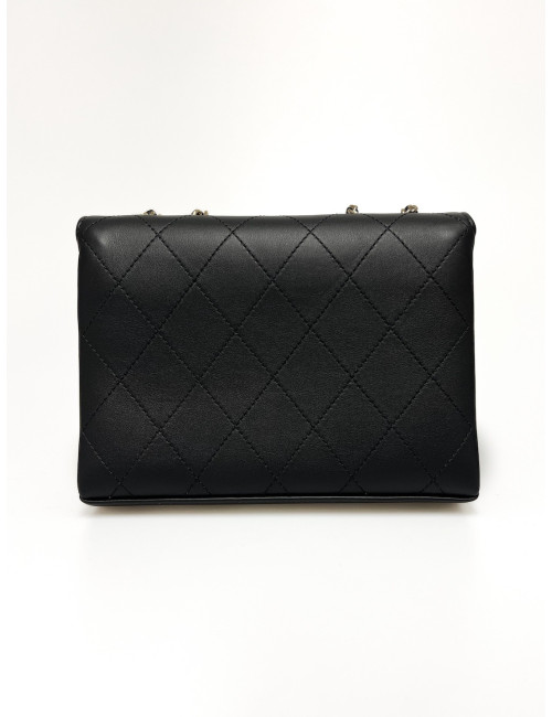 Sac CHANEL à rabat cuir noir