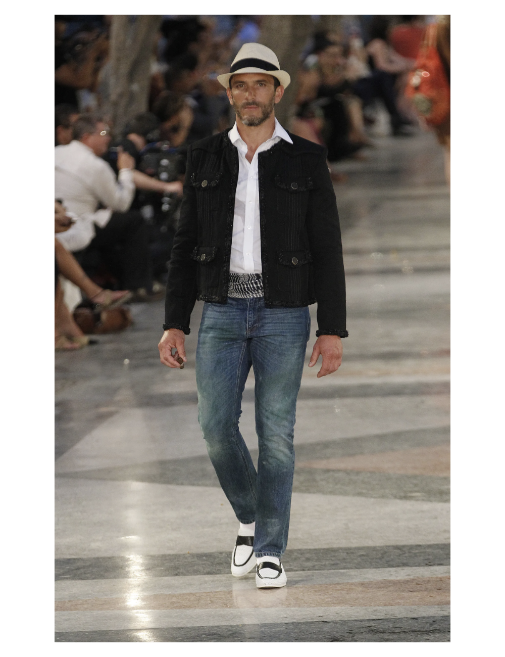 Par Karl LAGERFELD Veste denim CHANEL T 38 Paris Cuba