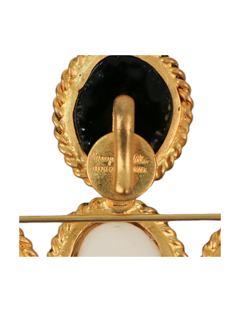 Marguerite de Valois broche croix noire et blanche. Occasion certifiée