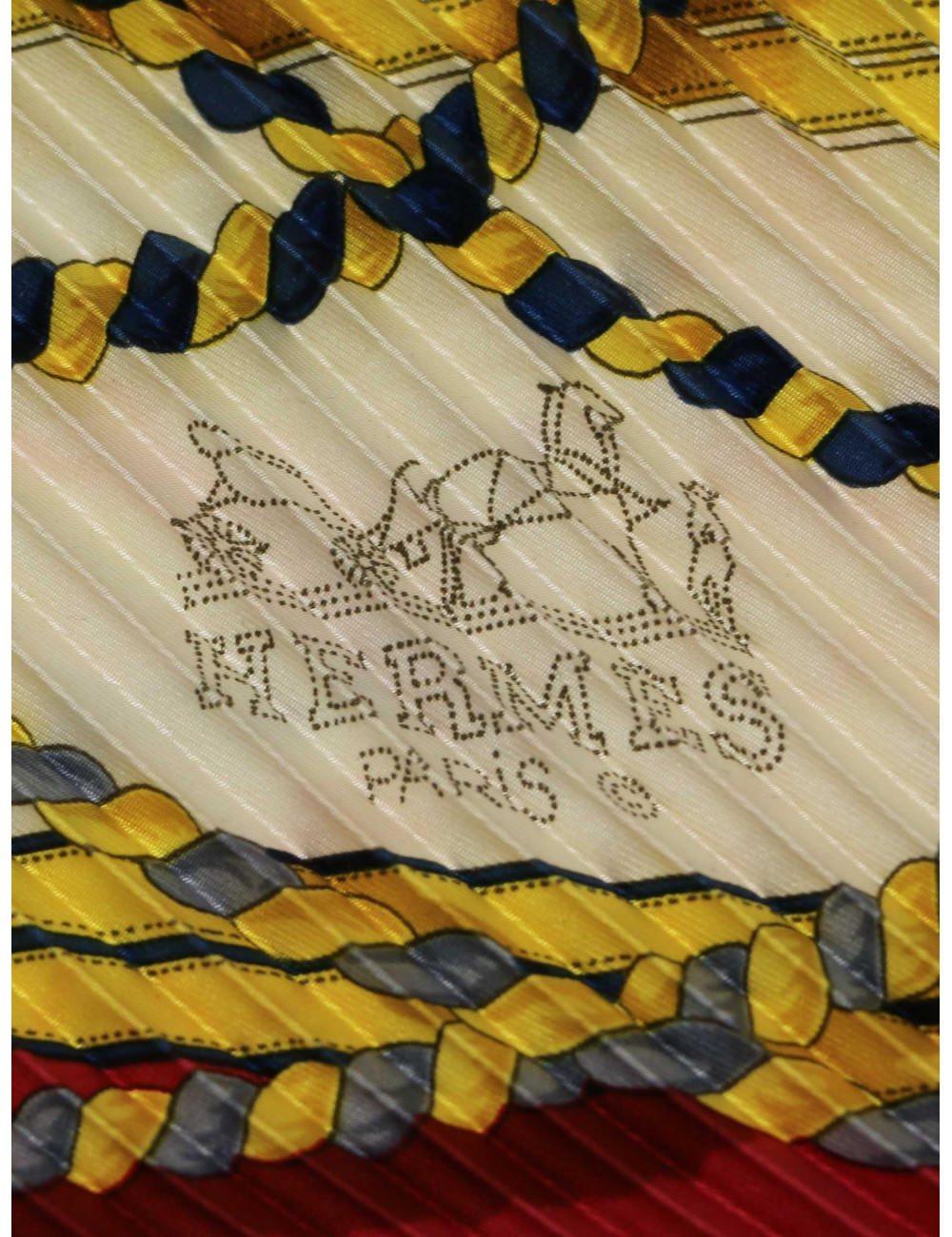 Plissé Hermès soie bleu et rouge : occasion certifiée authentique