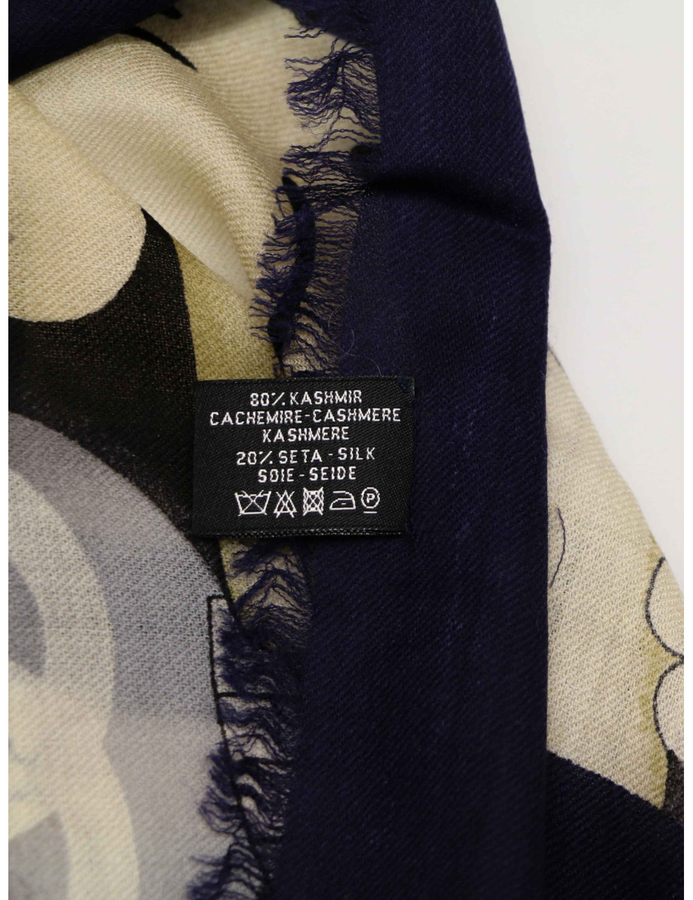 Foulard Chanel camélias chats cachemire 100% : certifié authentique