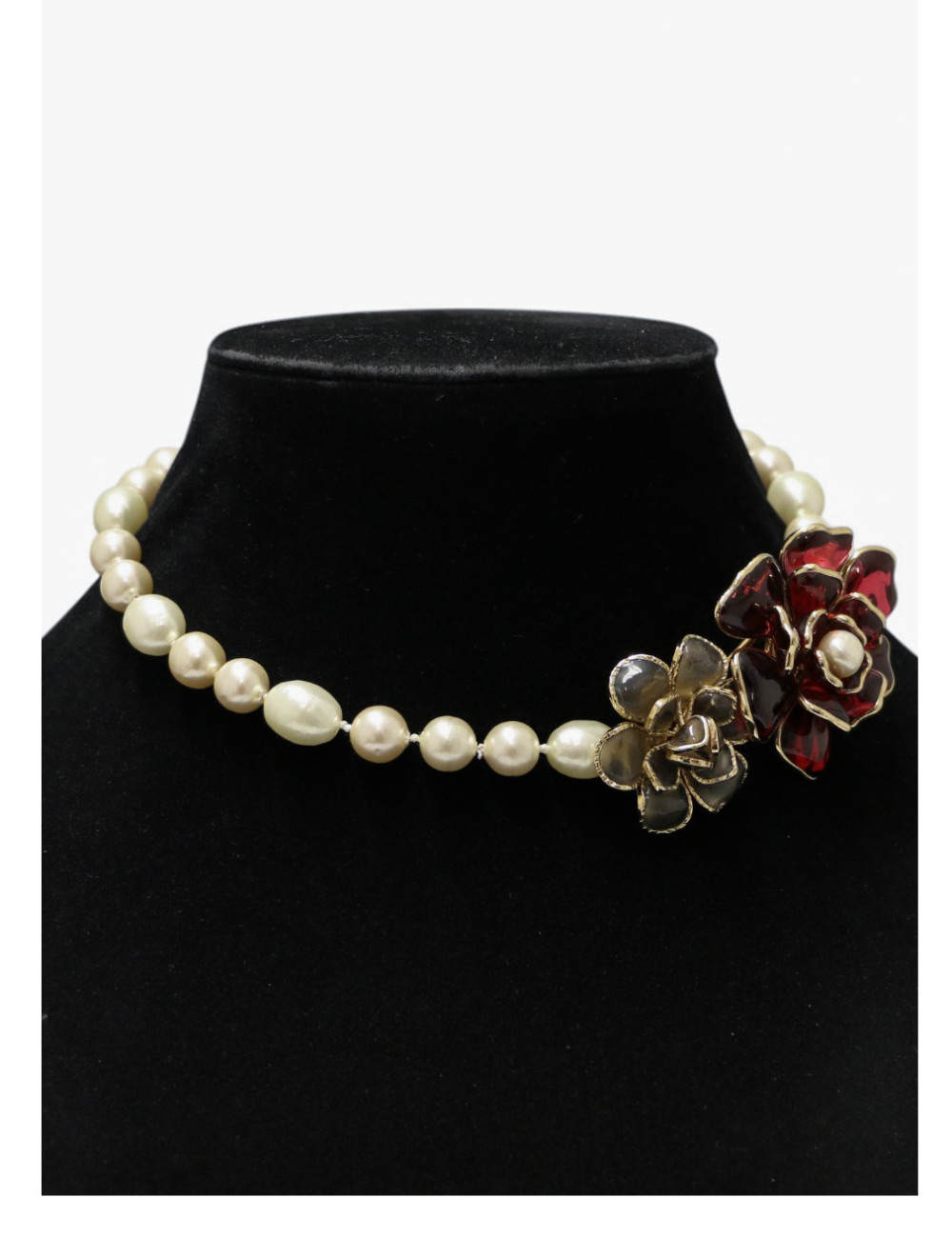 Magnifique ras de cou vintage Chanel pâte de verre camélias et perles