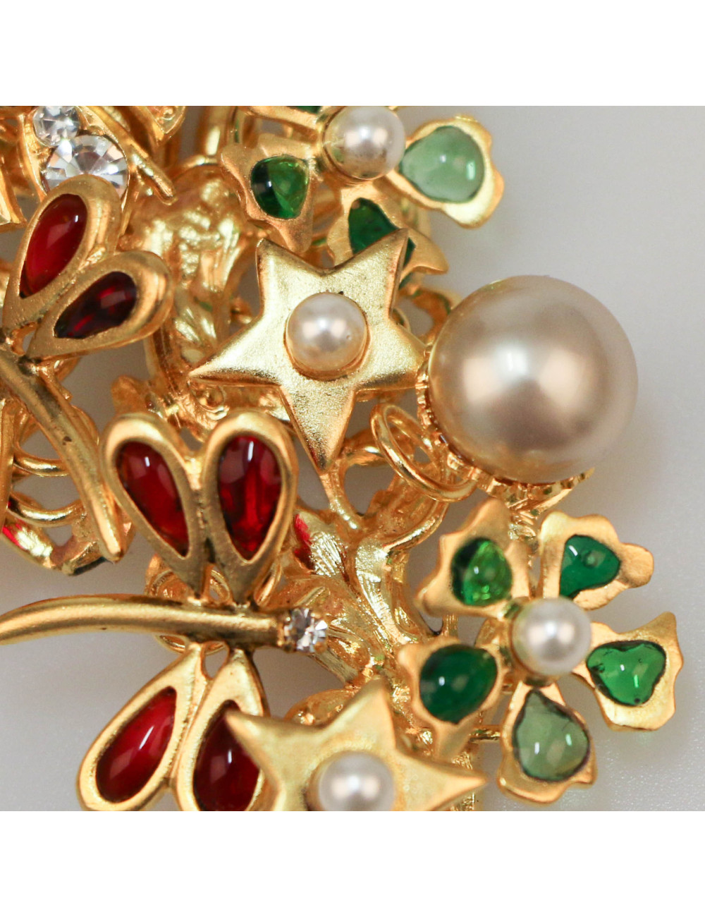 Pendentif Marguerite de Valois en pâte de verre colorée et métal doré