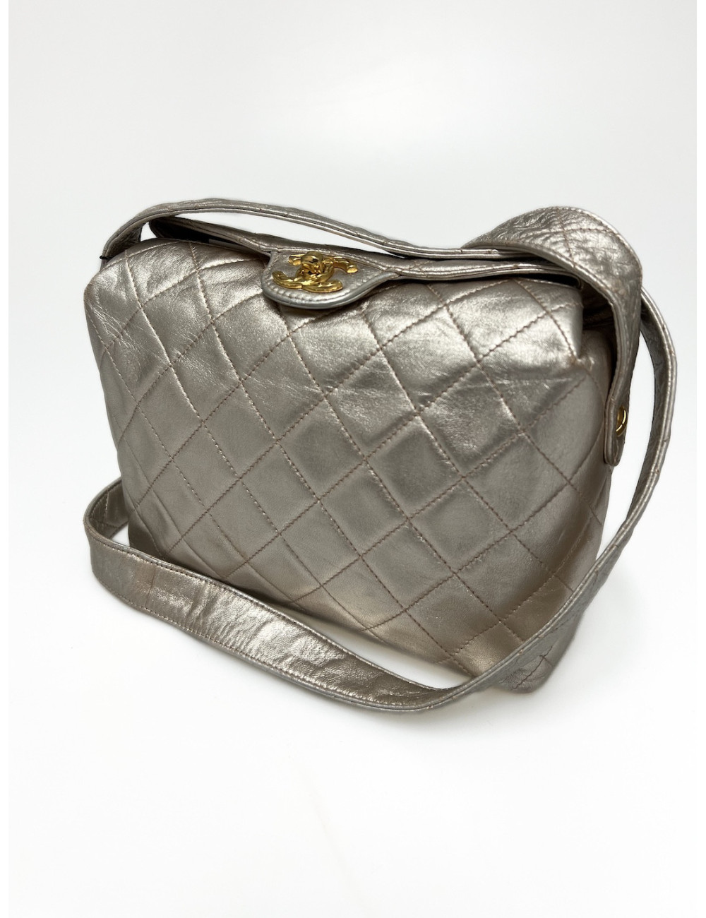 Sac doré CHANEL matelassé