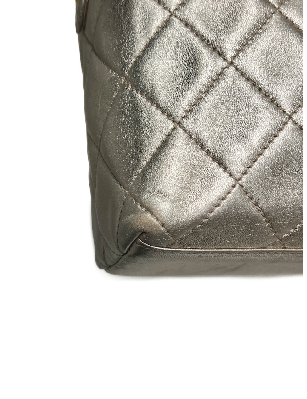 Sac doré CHANEL matelassé