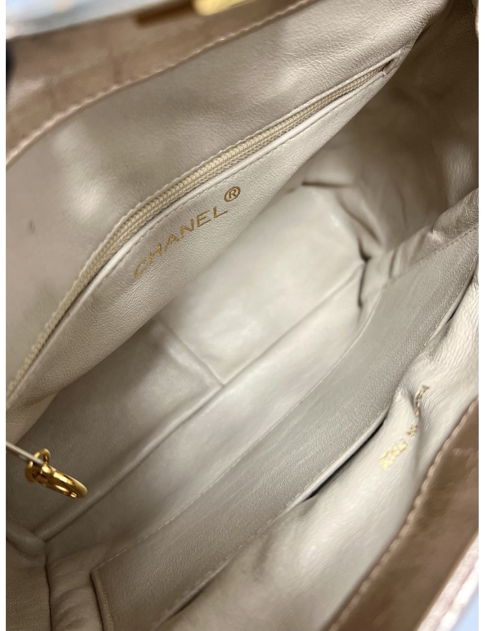 Sac doré CHANEL matelassé