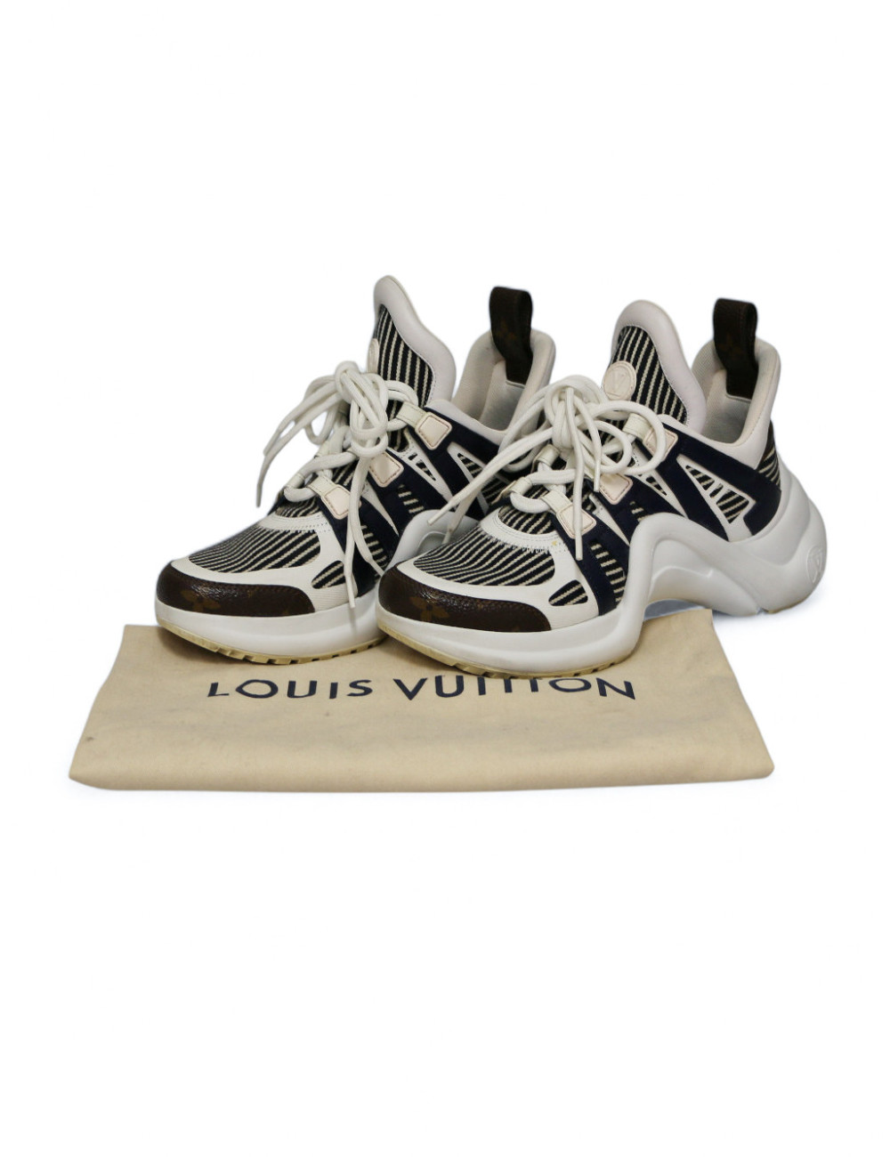 Sneakers  LOUIS VUITTON Monigram T 36