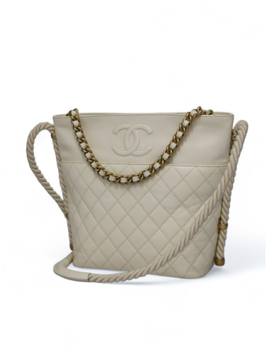 Sac Hobo CHANEL cuir de veau froissé blanc