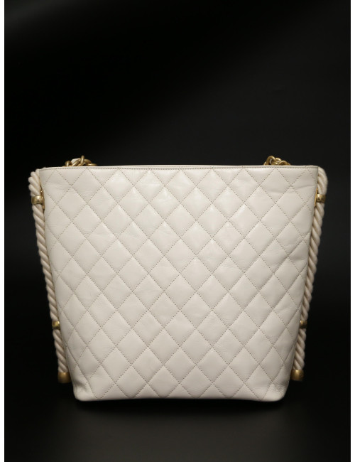 Sac Hobo CHANEL cuir de veau froisé