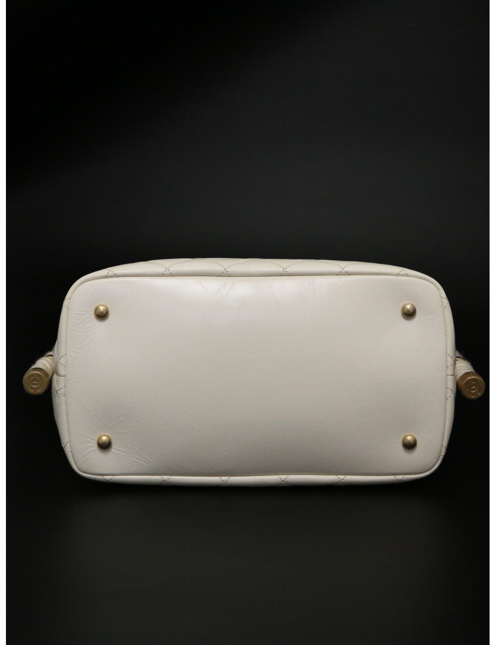 Sac Hobo CHANEL cuir de veau froissé blanc