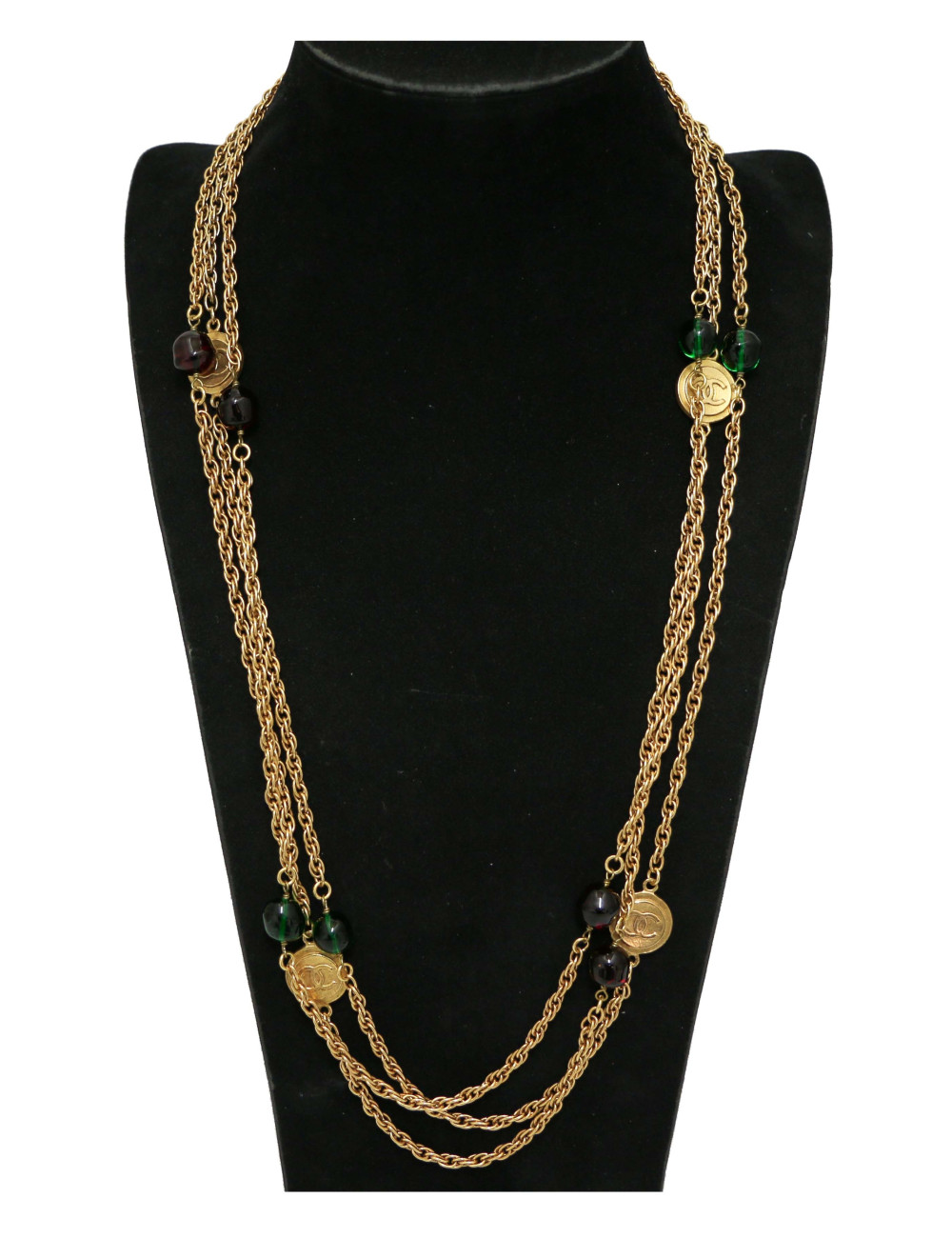 Long sautoir vintage CHANEL pièces CC et pâte de verre rubis et emeurode