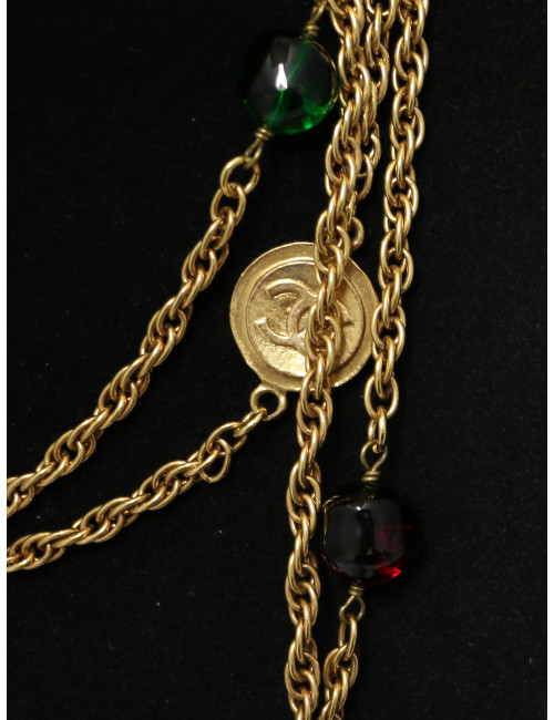 Long sautoir vintage CHANEL pièces CC et pâte de verre rubis et emeurode