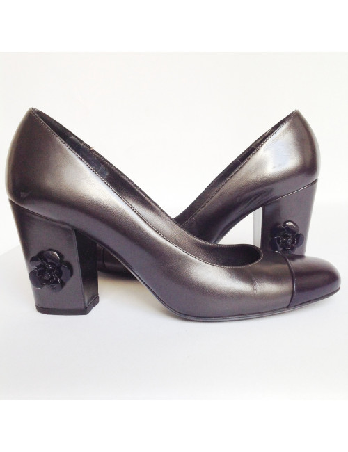 Escarpins CHANEL  T39.5 bicolores