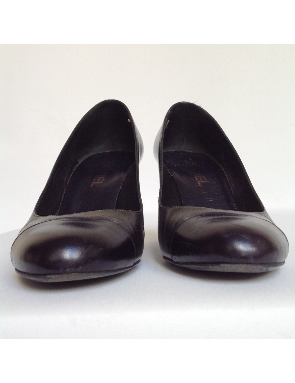 Escarpins CHANEL  T39.5 bicolores