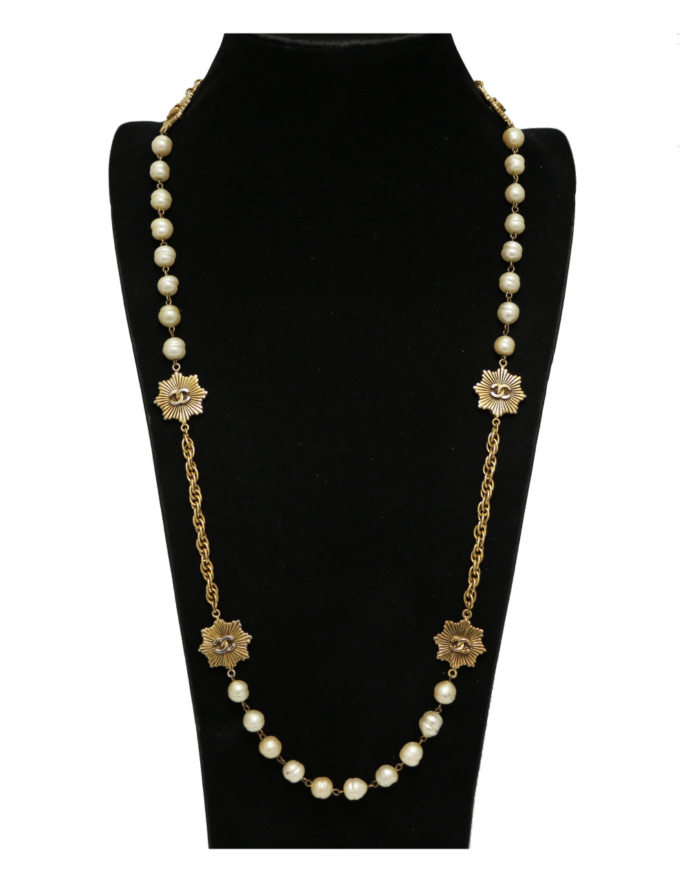 Sautoir CHANEL perles d'eau douce