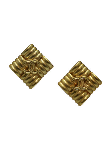 Boucles d'oreille CHANEL CC au centre Vintage