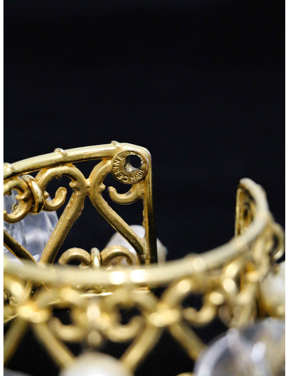 Manchette Celine métal perles transparentes baroques nacrées