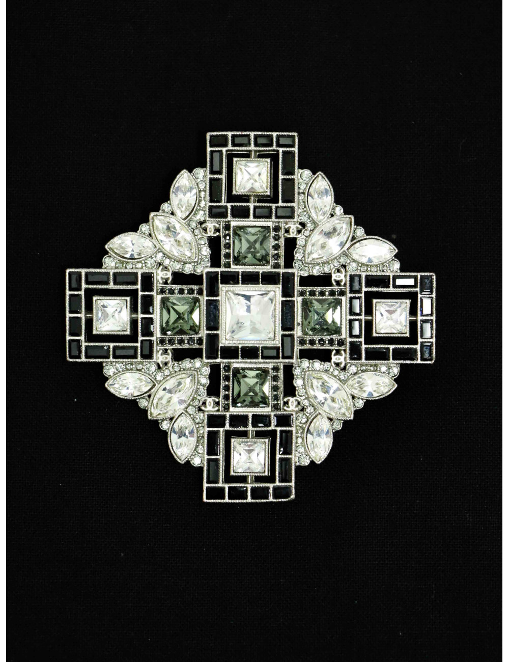 Broche CHANEL argent brillants