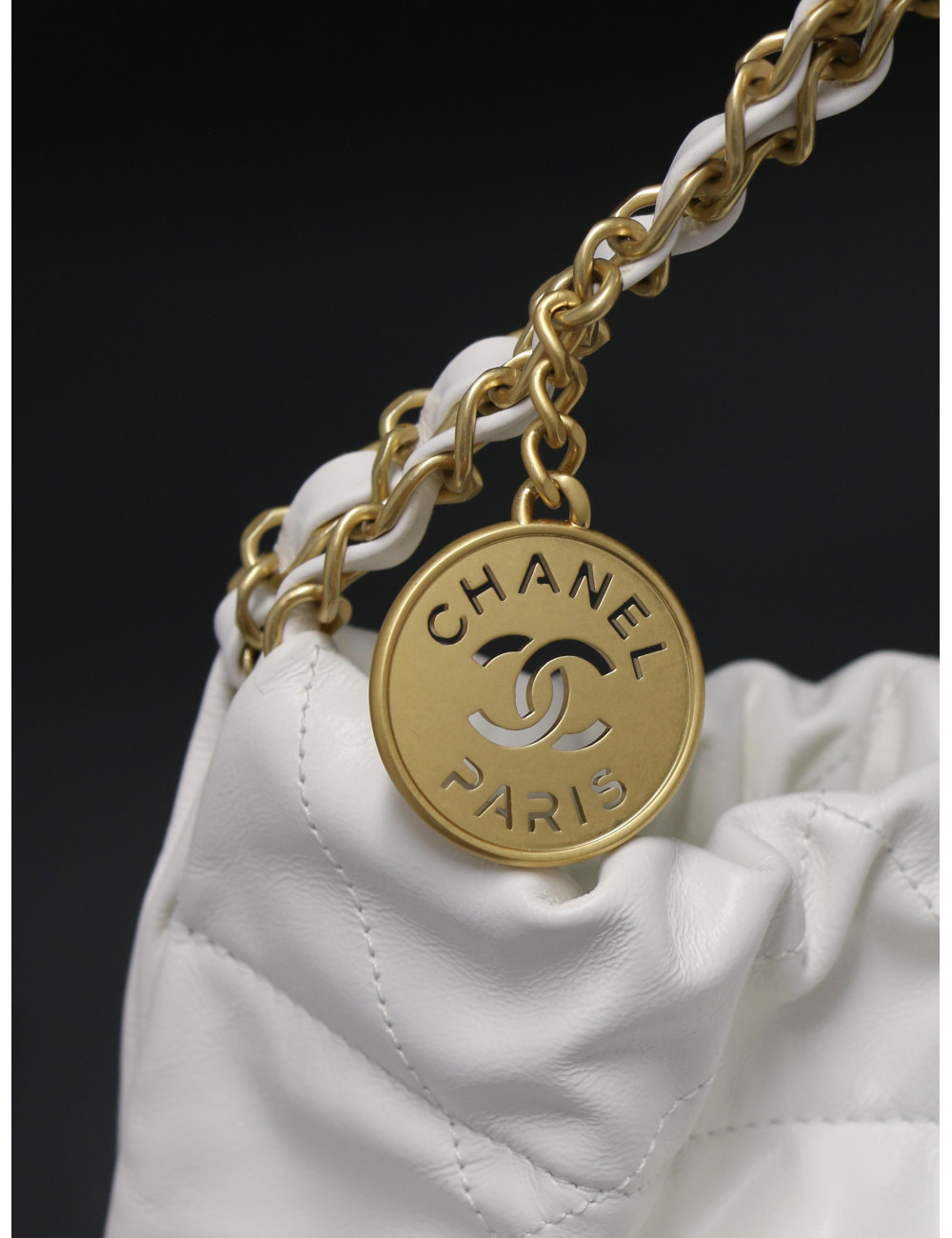 Sac 22 CHANEL blanc cuir d'agneau