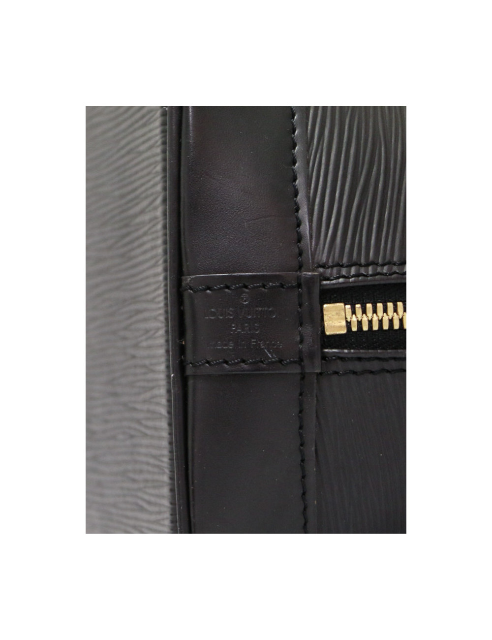 Sac Alma Louis Vuitton cuir épi noir livré dans son dustbag d'origine