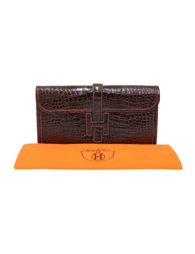 Pochette Hermès Jige en alligator bordeaux : une pièce intemporelle 2