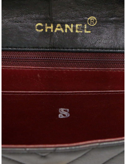 Mini sac Chanel cuir d'agneau chevron, occasion certifiée authentique