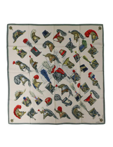 Carré HERMES Coiffures militaires