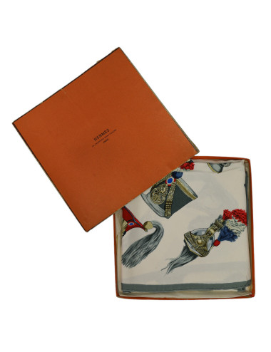 Carré HERMES Coiffures militaires 2