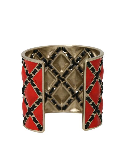 Manchette Chanel émaillée matelassée rouge, certifiée authentique